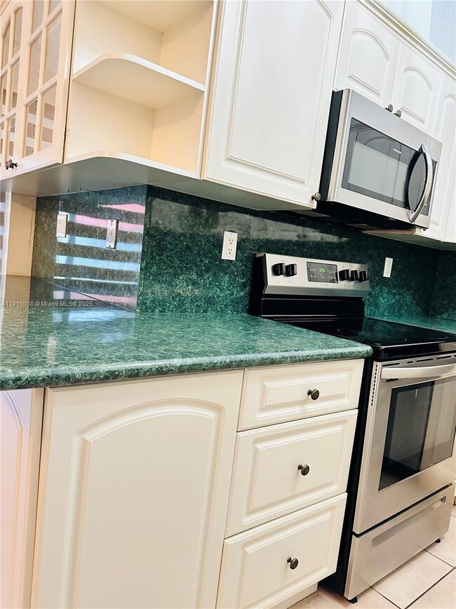 Building Photo - 1101 NW 134th Pl