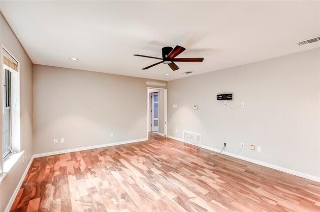 Building Photo - 10905 Wintergreen Hill