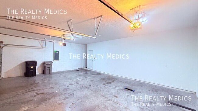 Building Photo - 4067 Knott Dr
