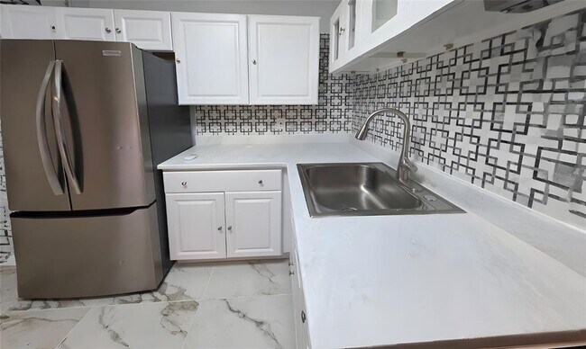 Building Photo - 2500 Harn Blvd