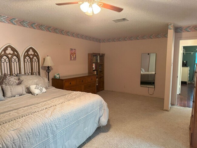 Building Photo - 3418 Meadowhead Dr