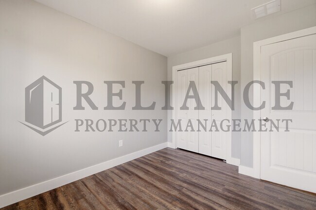 Building Photo - 4647 E 45th St N