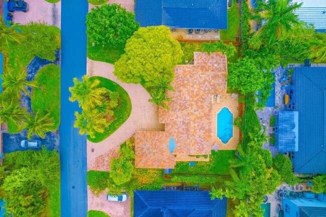 Primary Photo - 2808 NE 22nd St