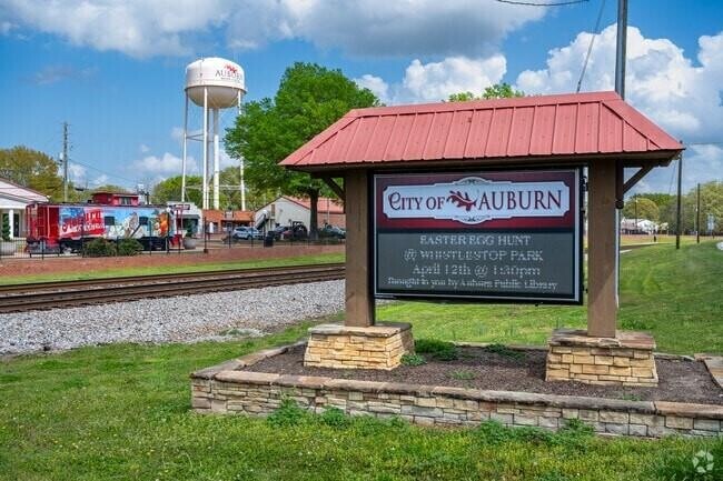 Building Photo - 53 Pool Cir