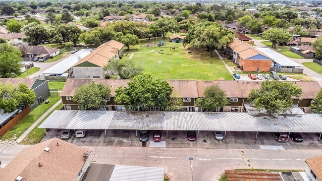 Building Photo - 15396 Chipman Ln.