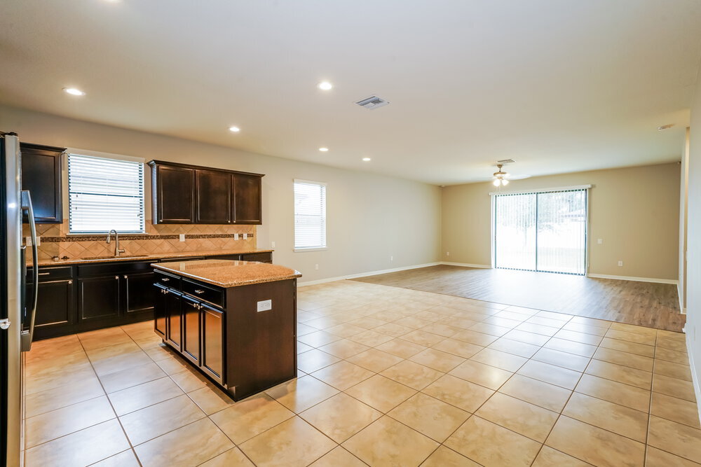 Building Photo - 2229 Landside Dr