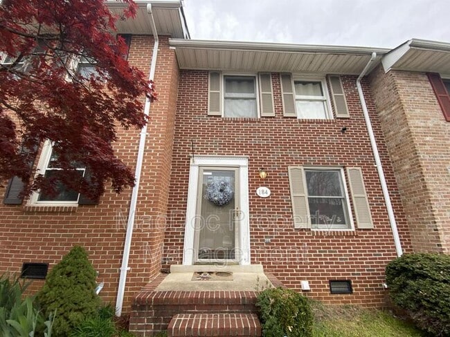Primary Photo - 184 Farrell Ln