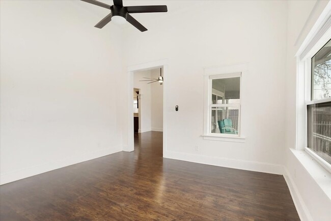 Building Photo - 805 W Owings St