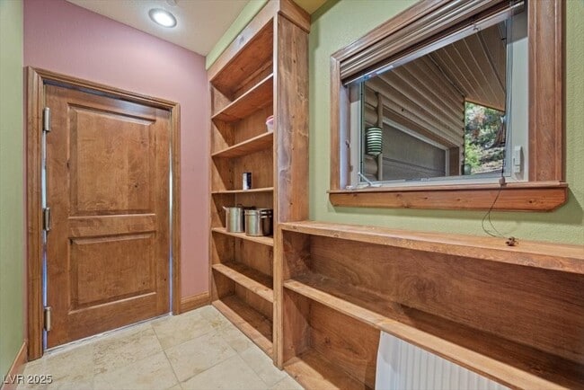 Building Photo - 386 Alpine Way