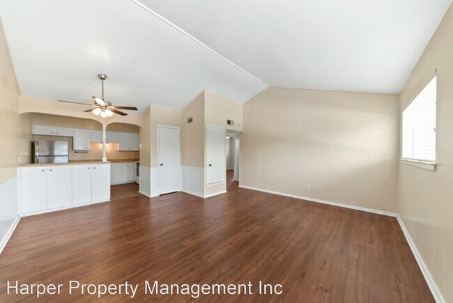 Building Photo - 2 br, 1 bath House - 235 W Silver Sands Dr #8