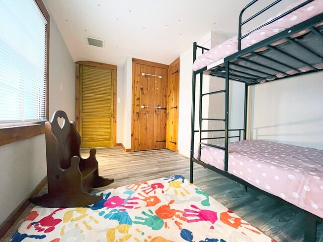 Building Photo - 3923 Bluestone Rd