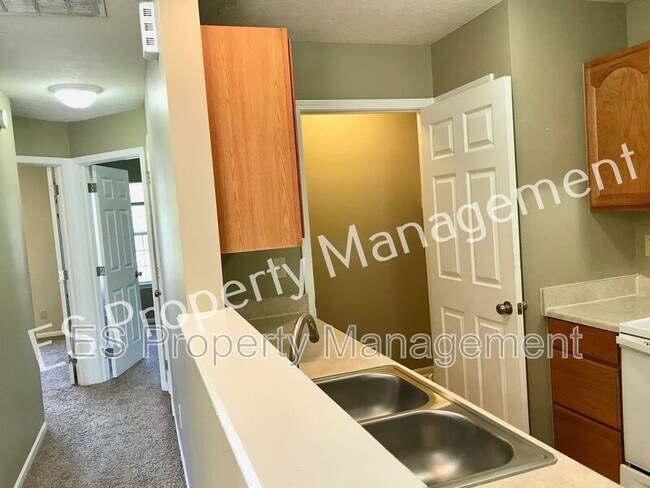 Building Photo - 6728 Garway Ln