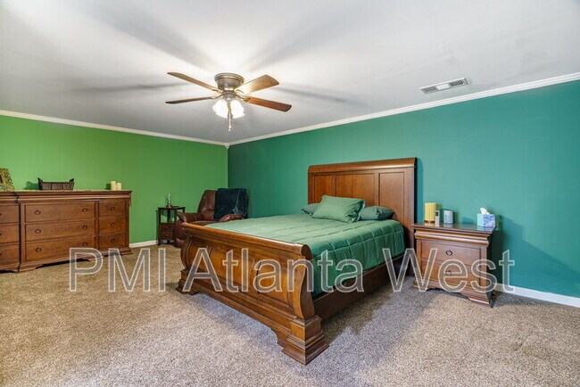 Building Photo - 2215 Spalding Dr