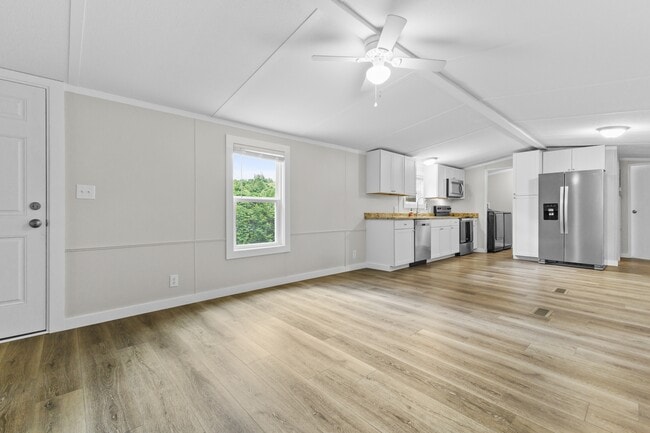 Building Photo - 206 Primrose Rd