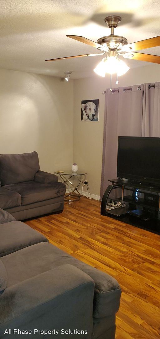 Building Photo - 2 br, 1 bath House - 3213 Harrison St.