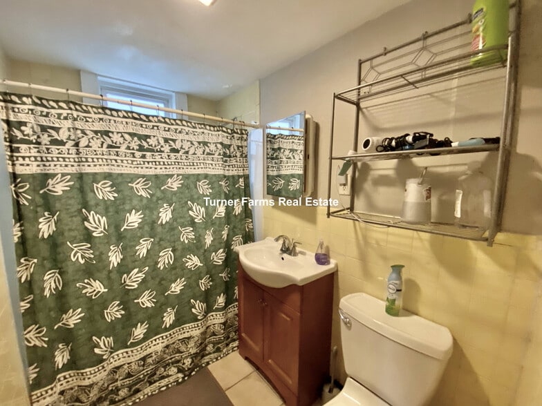 Building Photo - 8 Eldora St