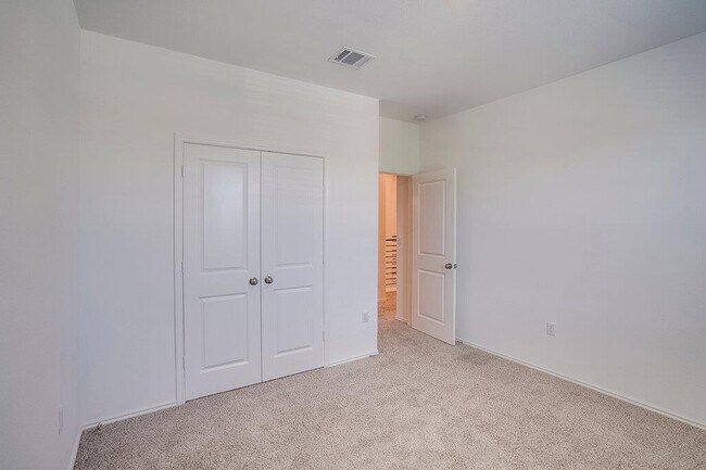 Building Photo - 1109 Winnie Dr