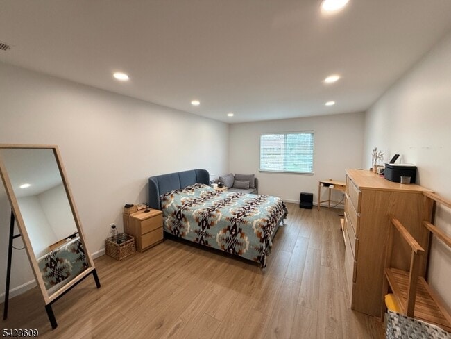 Building Photo - 22 Castle Ridge Dr