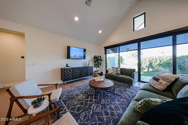 Building Photo - 6314 N 10th Dr