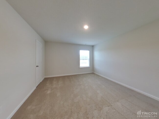 Building Photo - 1300 Deutz Dr
