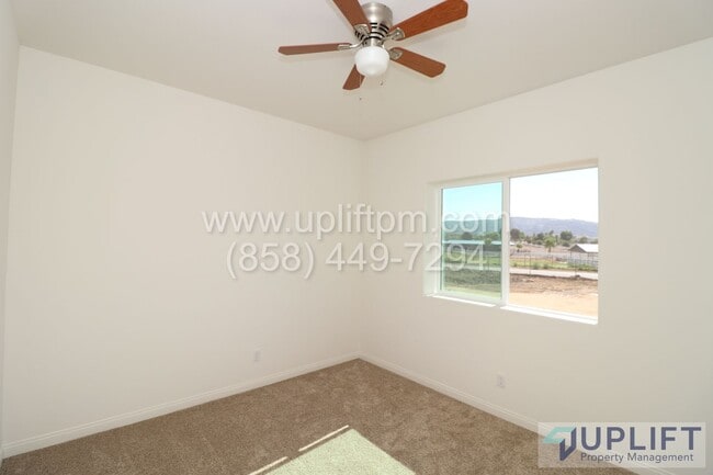 Building Photo - 3 Bed, 2 Bath House, 1200 SqFt.  RECENT BUILD