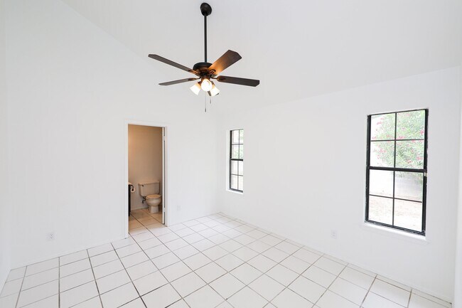 Building Photo - 8761 Augusta Loop