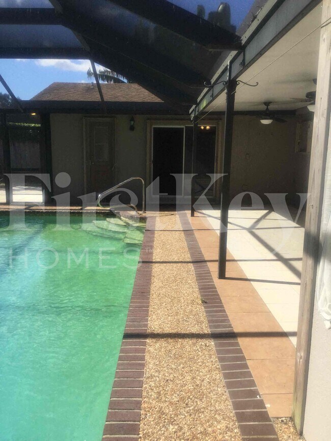 Building Photo - 19742 Carolina Cir