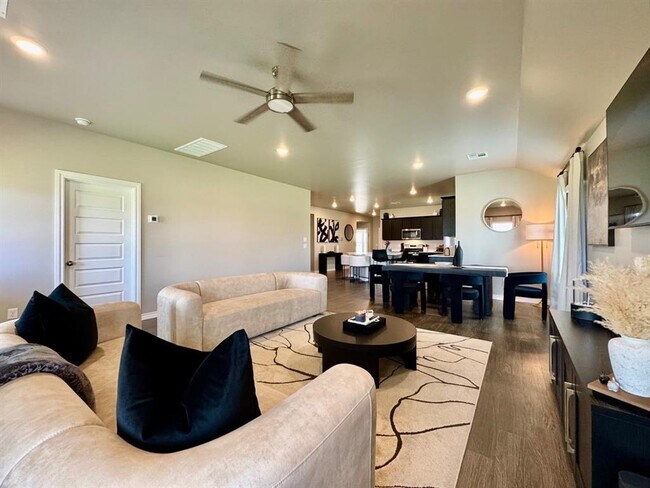 Building Photo - 2800 Stormy St