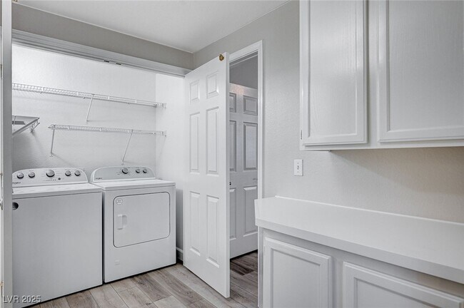 Building Photo - 75 N Valle Verde Dr
