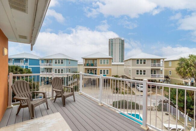 Building Photo - 1948 W Beach Blvd