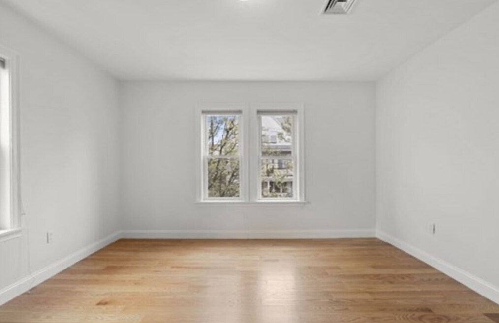 Building Photo - 25 Fenwick St