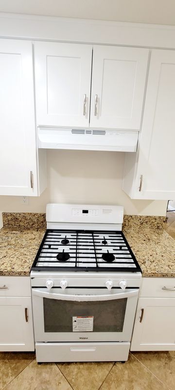 Building Photo - 1028 W F St