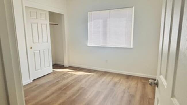 Building Photo - 633 Las Colinas St