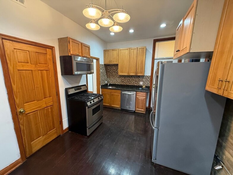 Building Photo - 1224 N Cleaver St