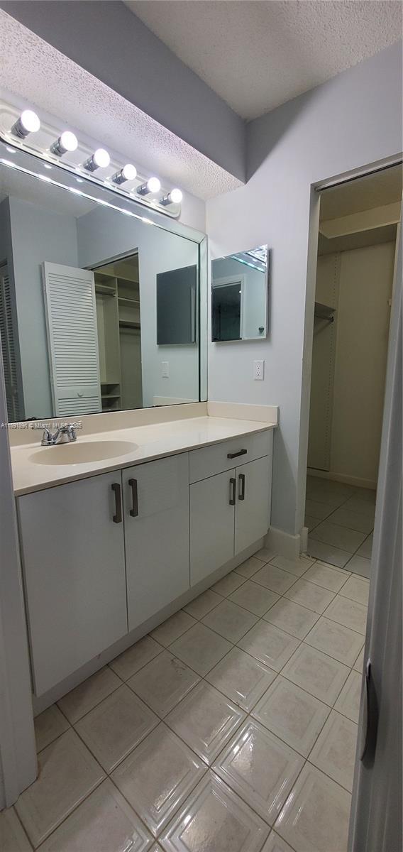 Building Photo - 9656 SW 138th Ave