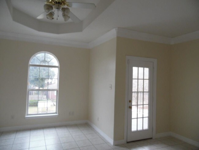 Building Photo - 11045 Landswalk Dr