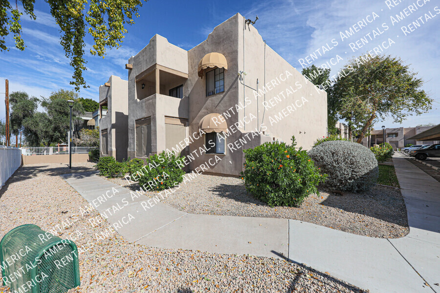 Building Photo - 5035 N 17th Ave