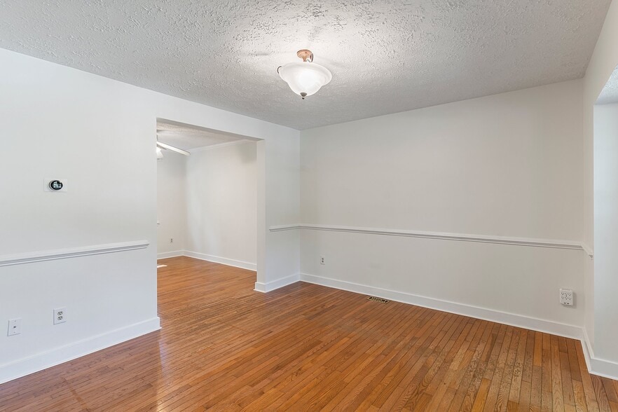 Building Photo - 119 Oriole Ln