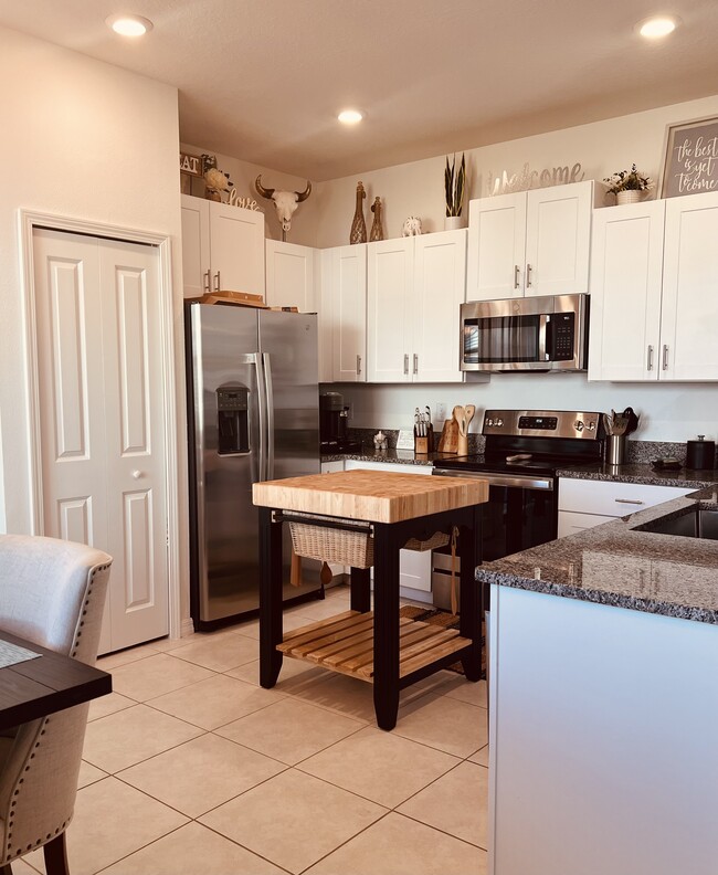 Building Photo - 32085 Powderpuff Mimosa Dr