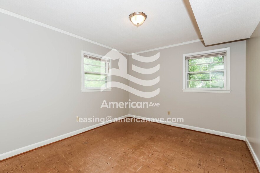 Building Photo - 116 Delft Ln