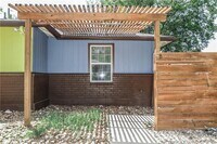Building Photo - 3905 Chase Cir