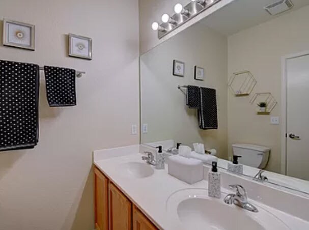Building Photo - 6800 Vista Del Norte Dr NE