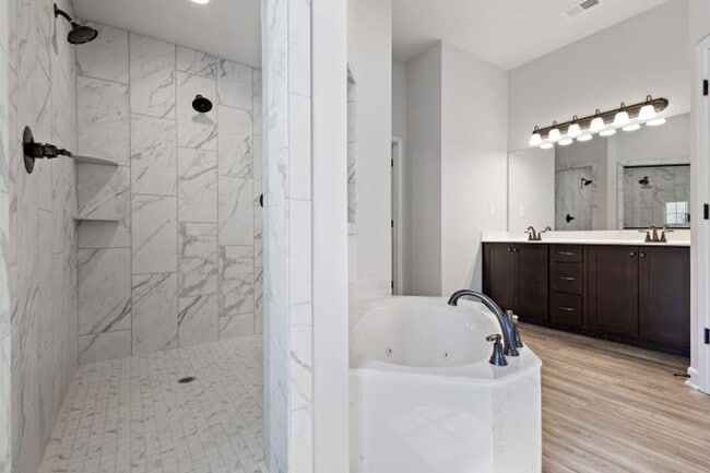 Building Photo - 13840 Wesley Banks Blvd