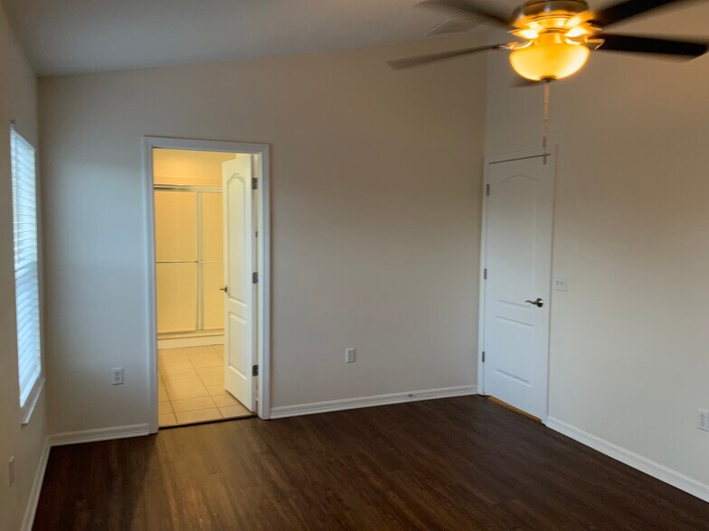 Building Photo - 12646 Evington Point Dr
