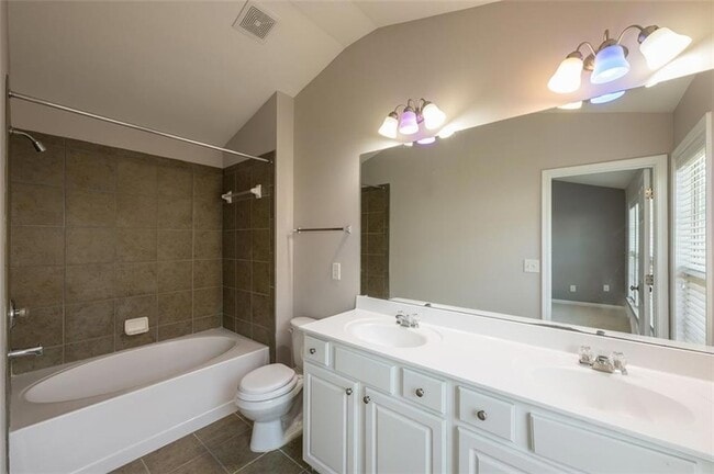 Building Photo - 1369 Thornborough Dr