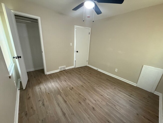 Building Photo - Fully Renovated 3-Bedroom Home – Move-In R...
