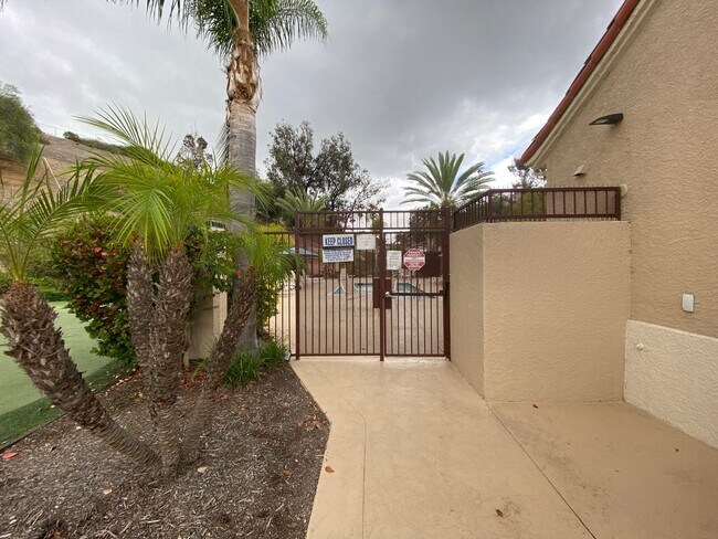 Building Photo - Beautifully Renovated 1-Bedroom Condo in Rancho Del Oro