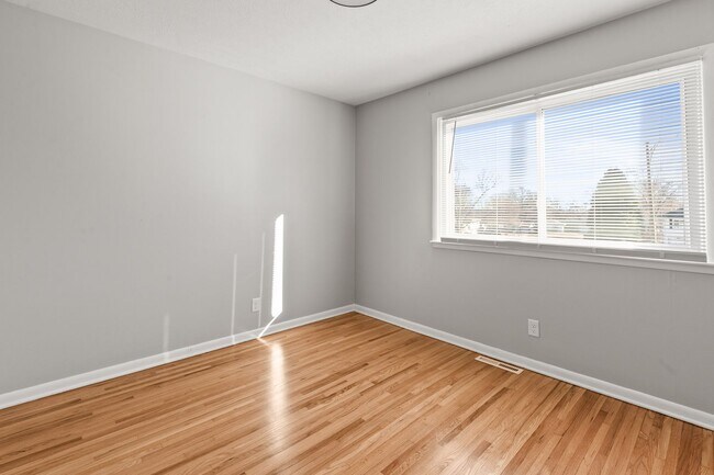 Building Photo - Beautifully Renovated 4-Bedroom Home