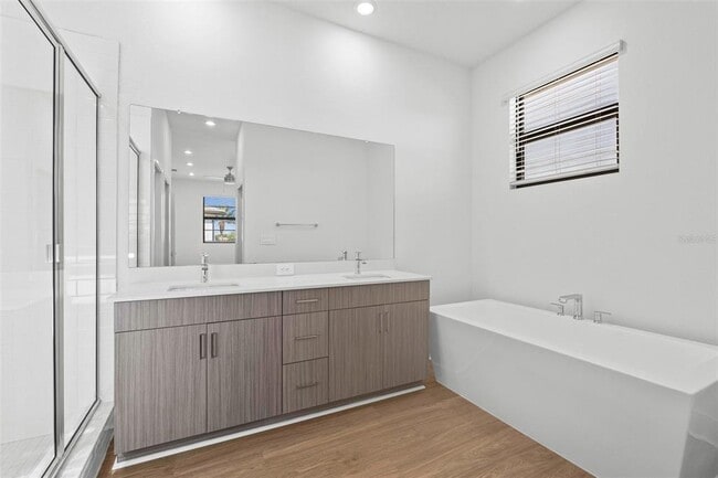 Building Photo - 14413 STELLAR Pl