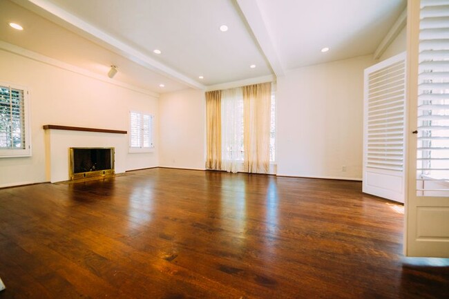 Beautiful Living Room - 133 N Stanley Dr